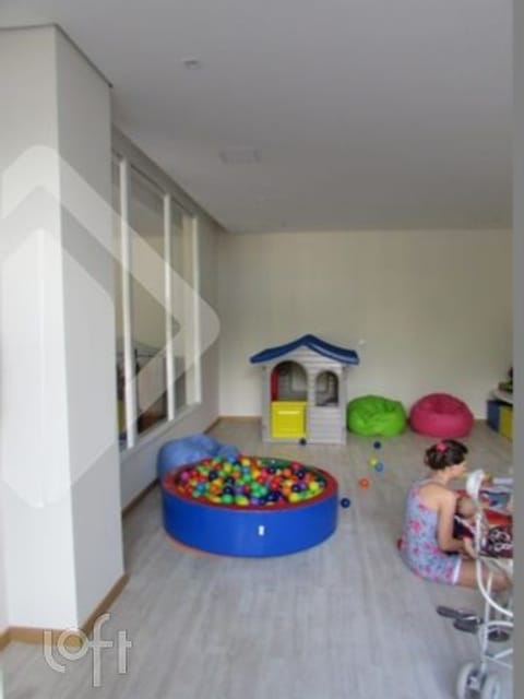 Image 17 - 232856